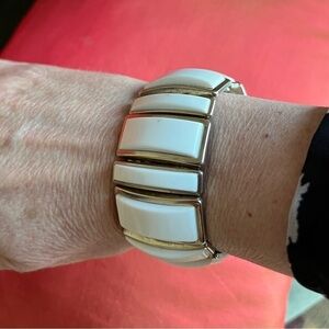 VINTAGE Expansion Wide Bracelet Gold Tone Metal White Plastic Chic Mid Mod